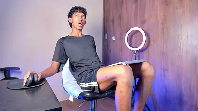 Snapshot of neitan_miller_ chatting on 02-10-26, 12:09 neitan miller online show from 02-10-26, 12:09