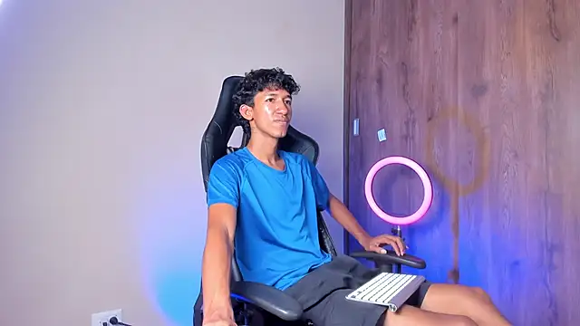 Snapshot of neitan_miller_ chatting on 02-17-26, 07:22 neitan miller online show from 02-17-26, 07:22