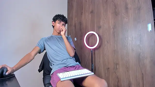 Snapshot of neitan_miller_ chatting on 02-10-26, 04:06 neitan miller online show from 02-10-26, 04:06