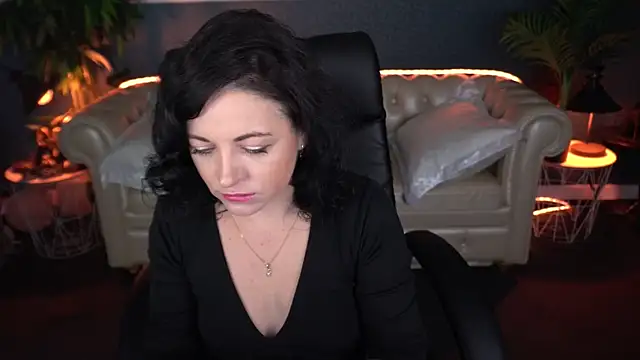 Dafni Monn online show from 04-01-26, 05:42