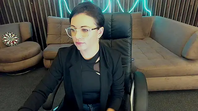 Snapshot of Dafni_Monn chatting on 09-21-25, 05:23 Dafni Monn online show from 09-21-25, 05:23