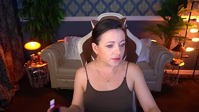 Snapshot of Dafni_Monn chatting on 06-12-26, 03:37 Dafni Monn online show from 06-12-26, 03:37