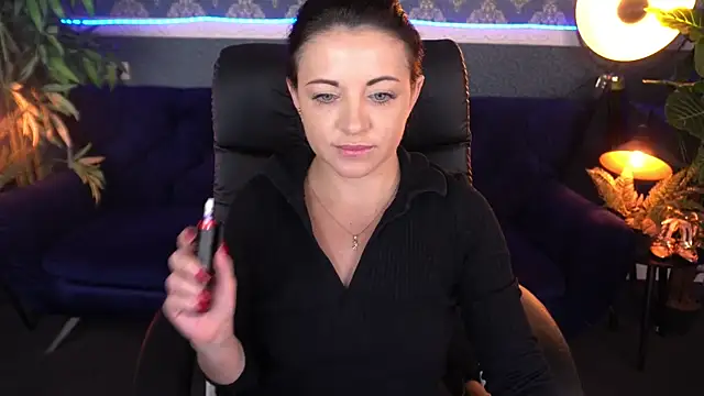 Dafni Monn online show from 11-25-25, 06:36