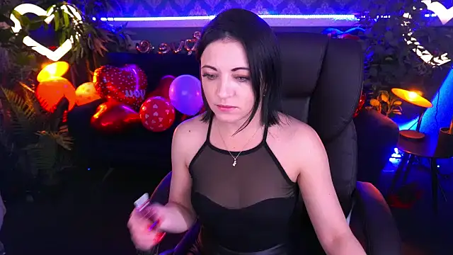 Snapshot of Dafni_Monn chatting on 02-18-25, 06:37 Dafni Monn online show from 02-18-25, 06:37