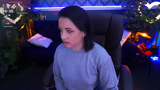 Snapshot of Dafni_Monn chatting on 03-23-25, 06:37 Dafni Monn online show from 03-23-25, 06:37