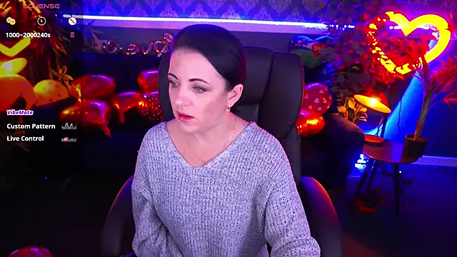 Snapshot of Dafni_Monn chatting on 02-17-25, 06:42 Dafni Monn online show from 02-17-25, 06:42