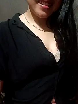 Snapshot of Nelina- chatting on 01-14-26, 12:09 Nelina- online show from 01-14-26, 12:09