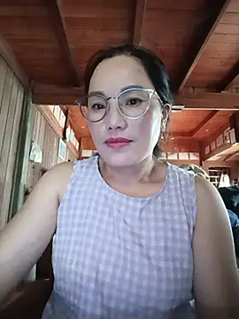 Snapshot of yu--yo chatting on 07-09-26, 05:41 yu--yo online show from 07-09-26, 05:41