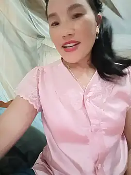 Snapshot of yu--yo chatting on 06-29-26, 10:37 yu--yo online show from 06-29-26, 10:37