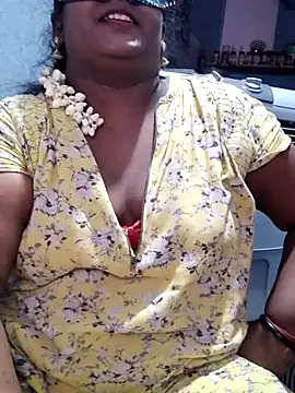 Snapshot of divyasree1431 chatting on 06-09-26, 02:51 divyasree1431 online show from 06-09-26, 02:51