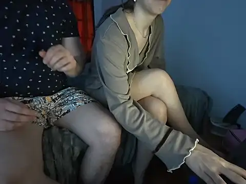 Snapshot of MMcouple200 chatting on 02-14-26, 08:58 MMcouple200 online show from 02-14-26, 08:58