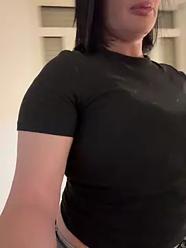 Snapshot of Maya-www chatting on 02-13-26, 05:46 Maya-www online show from 02-13-26, 05:46