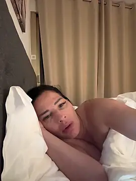 Snapshot of Maya-www chatting on 03-02-26, 04:35 Maya-www online show from 03-02-26, 04:35