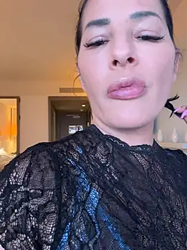 Snapshot of Maya-www chatting on 02-20-26, 05:04 Maya-www online show from 02-20-26, 05:04