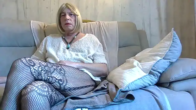 Helinetrav online show from 03-20-26, 07:31