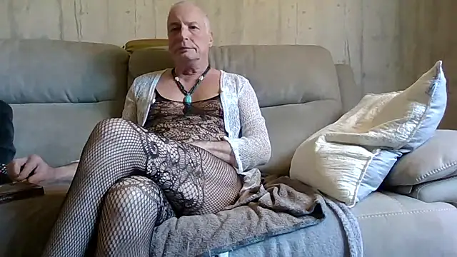 Helinetrav online show from 04-02-26, 10:22