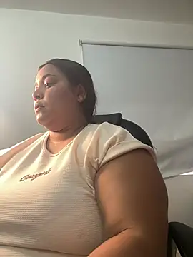 Snapshot of tatikanyx chatting on 07-10-26, 03:23 tatikanyx online show from 07-10-26, 03:23
