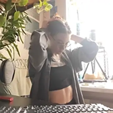 Shy Bamby online show from 02-10-26, 10:58