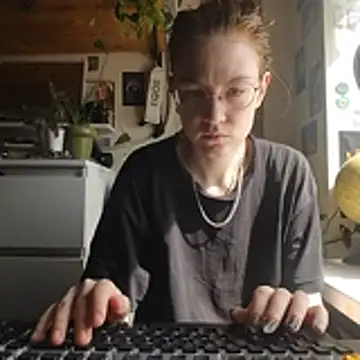 Shy Bamby online show from 05-03-26, 09:25