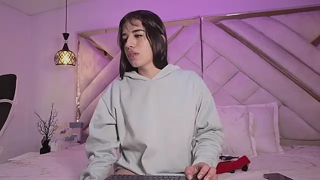 Snapshot of zoevg chatting on 02-03-26, 12:32 zoevg online show from 02-03-26, 12:32