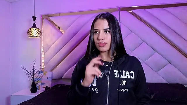 zoevg online show from 05-11-26, 01:23