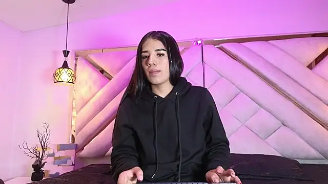 zoevg online show from 03-06-26, 12:33