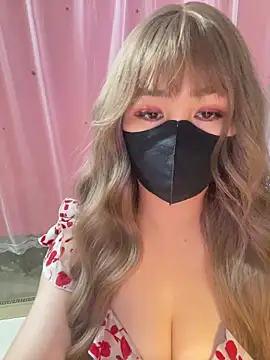 Snapshot of -Violet-t chatting on 02-24-26, 01:01 -Violet-t online show from 02-24-26, 01:01