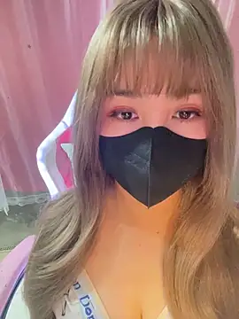 Snapshot of -Violet-t chatting on 02-06-26, 01:51 -Violet-t online show from 02-06-26, 01:51