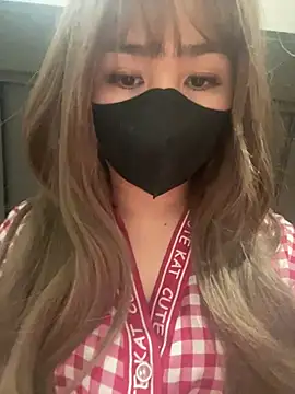 Snapshot of -Violet-t chatting on 02-15-26, 04:50 -Violet-t online show from 02-15-26, 04:50