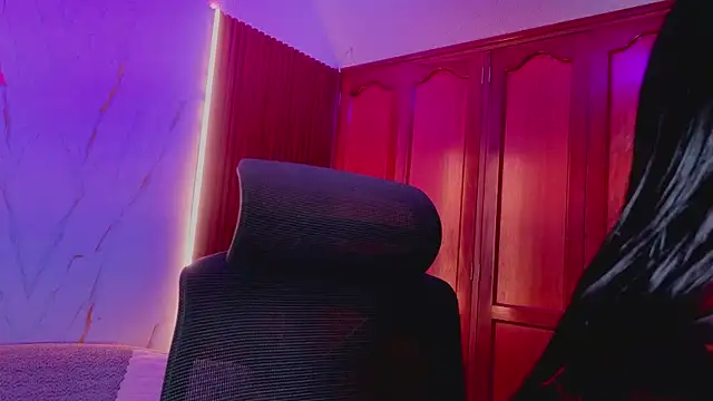 dulcetorresvg online show from 04-10-26, 03:13