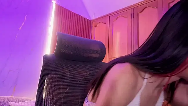 dulcetorresvg online show from 04-08-26, 03:08