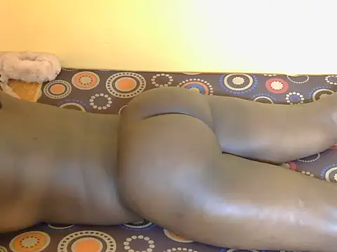 Quueenafrica online show from 04-05-26, 06:25