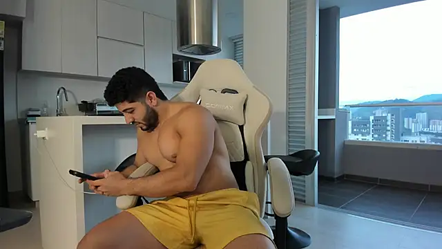 Snapshot of Thiago_moretti chatting on 06-17-26, 11:14 Thiago moretti online show from 06-17-26, 11:14