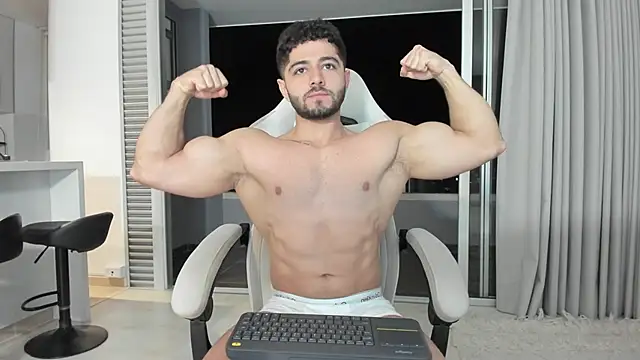 Snapshot of Thiago_moretti chatting on 06-17-26, 03:06 Thiago moretti online show from 06-17-26, 03:06