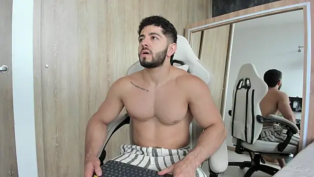 Snapshot of Thiago_moretti chatting on 07-09-26, 10:31 Thiago moretti online show from 07-09-26, 10:31