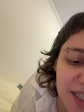 Snapshot of witchdub chatting on 02-11-26, 03:23 witchdub online show from 02-11-26, 03:23