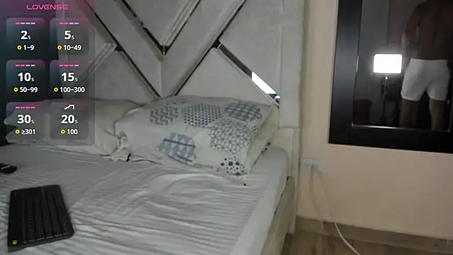 Snapshot of antonio_aguilarx chatting on 03-31-26, 02:13 antonio aguilarx online show from 03-31-26, 02:13