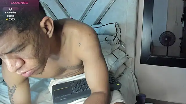 Snapshot of antonio_aguilarx chatting on 03-04-26, 01:13 antonio aguilarx online show from 03-04-26, 01:13