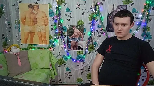 Snapshot of LuxeBoy_ chatting on 01-11-26, 12:06 LuxeBoy online show from 01-11-26, 12:06