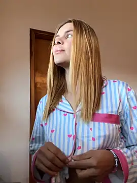 ariannaconnor  online show from 07-15-26, 10:39
