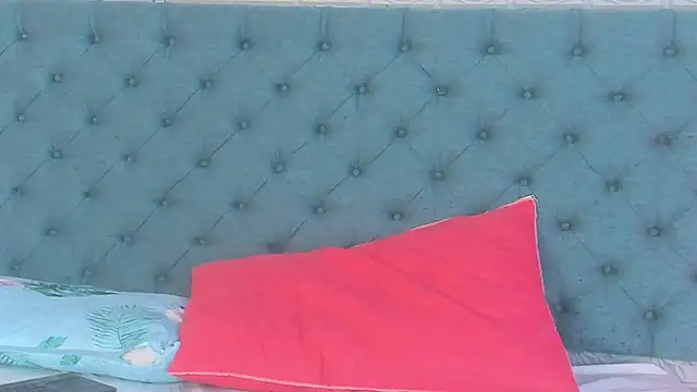 TinyRosee online show from 02-26-26, 07:25