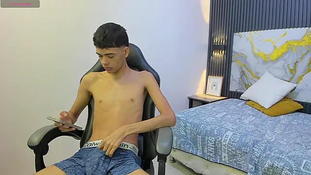 Dark Desiree18 online show from 02-25-26, 12:27