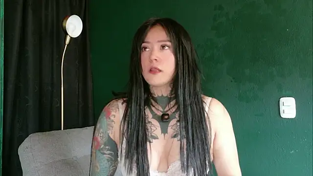sarahe9769 online show from 05-21-26, 07:44