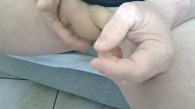 Snapshot of Fiermin19 chatting on 03-03-26, 09:16 Fiermin19 online show from 03-03-26, 09:16