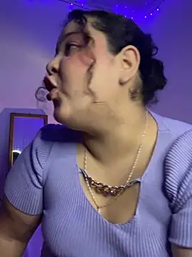 Snapshot of litleredsecret chatting on 01-14-26, 01:15 litleredsecret online show from 01-14-26, 01:15