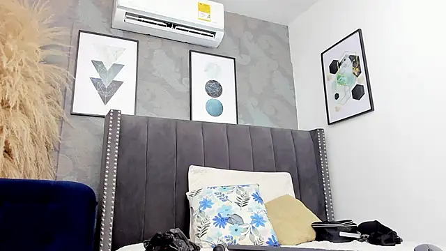 Anikka Albrite  online show from 01-16-26, 01:26