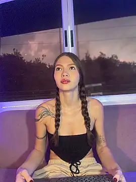 EmmaJhoons online show from 02-09-26, 11:41