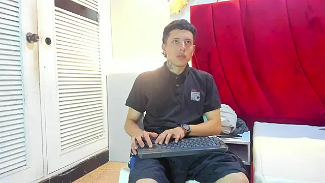 ESTEBAN 2102 online show from 01-12-26, 12:34