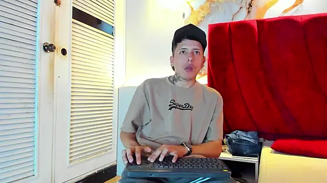 ESTEBAN 2102 online show from 01-13-26, 07:40