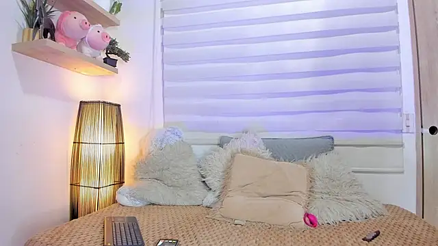 Snapshot of mia_ebony_ chatting on 05-10-26, 11:36 mia ebony online show from 05-10-26, 11:36